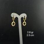 Huggies colgantes con dije forma trébol oro 10kilates
