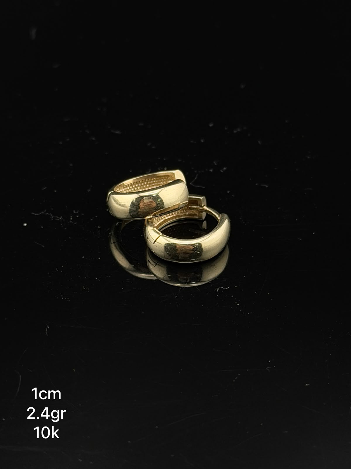 Arete huggies en oro de 10k