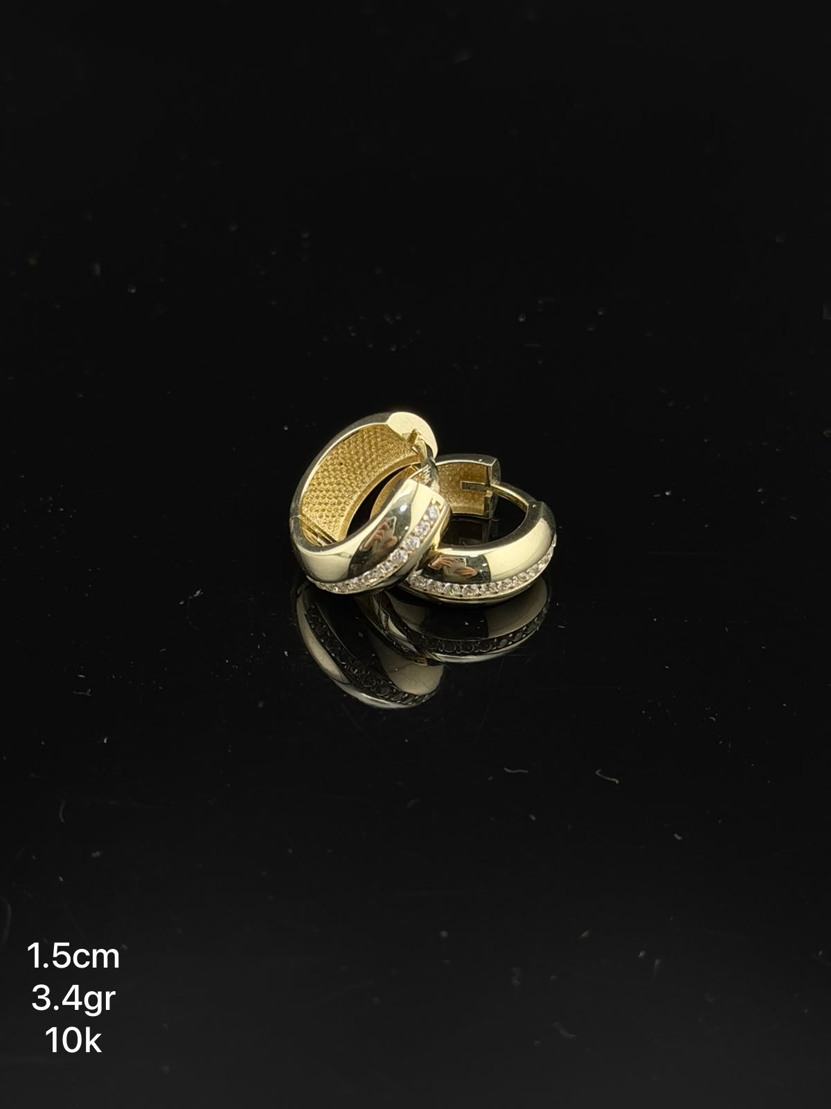 Arete huggies en oro de 10k