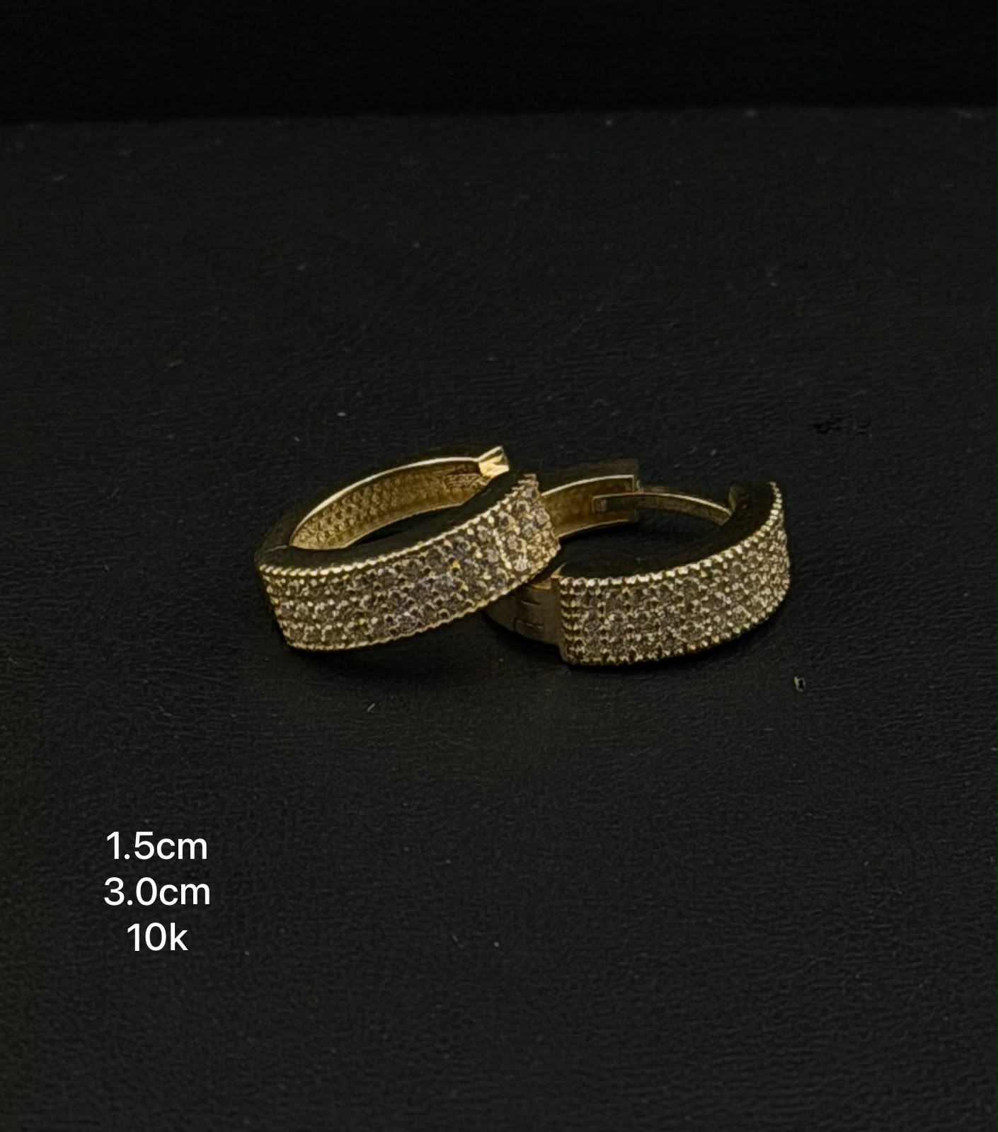 Arete huggies de en oro de 10k