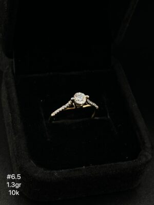 Anillo de compromiso en oro de 10k