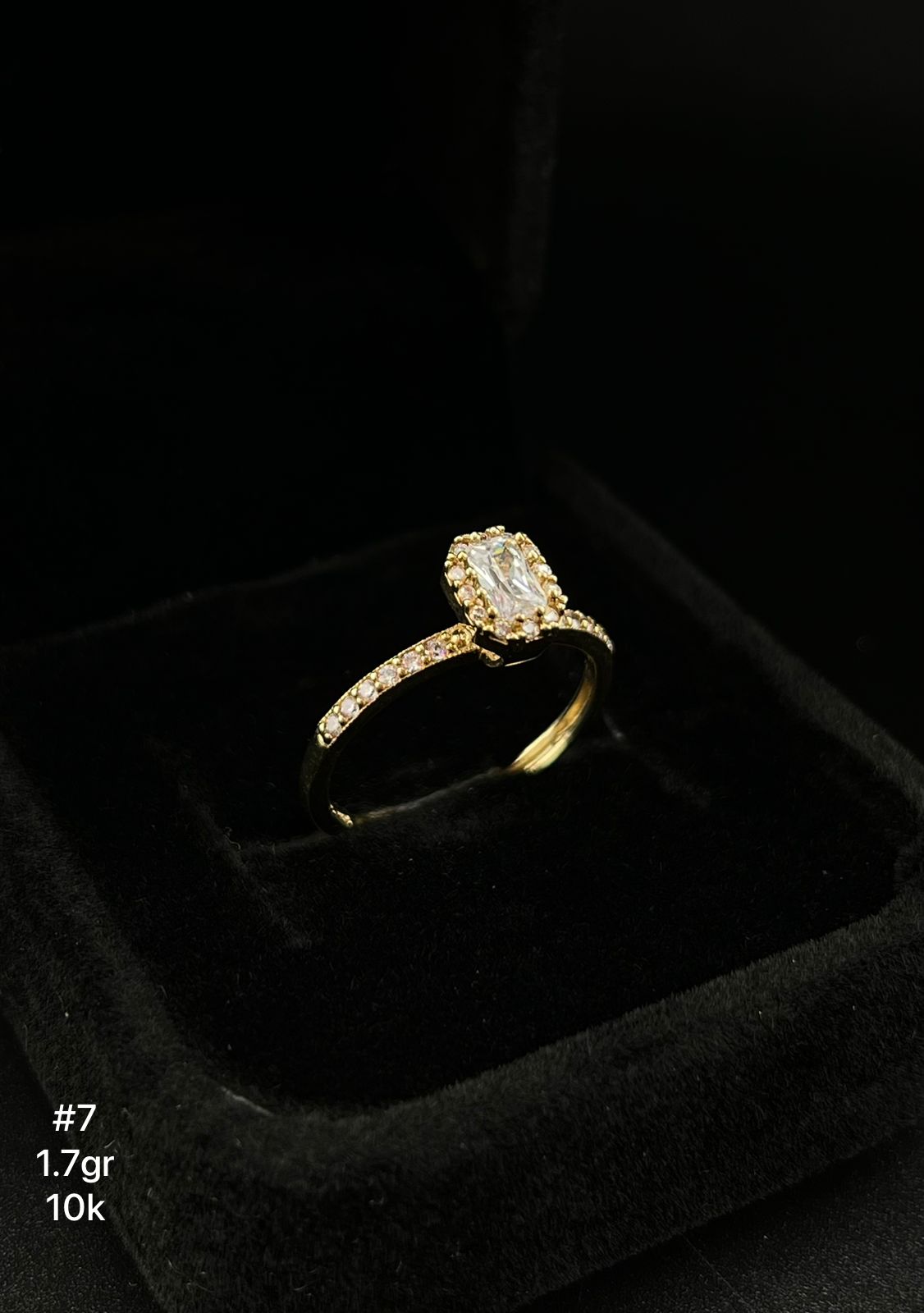 Anillo de compromiso en oro de 10k