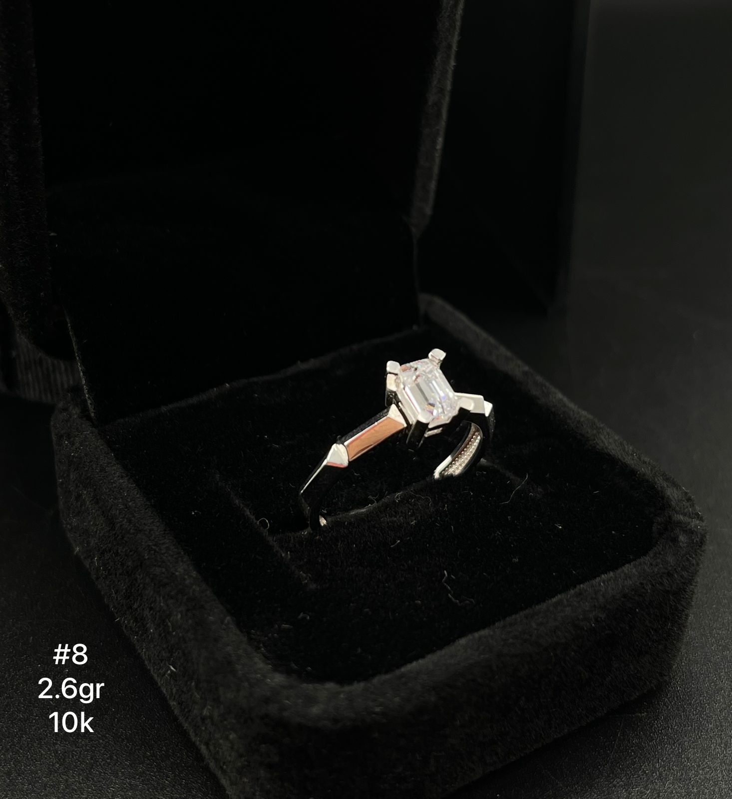 Anillo de compromiso en  oro de 10k
