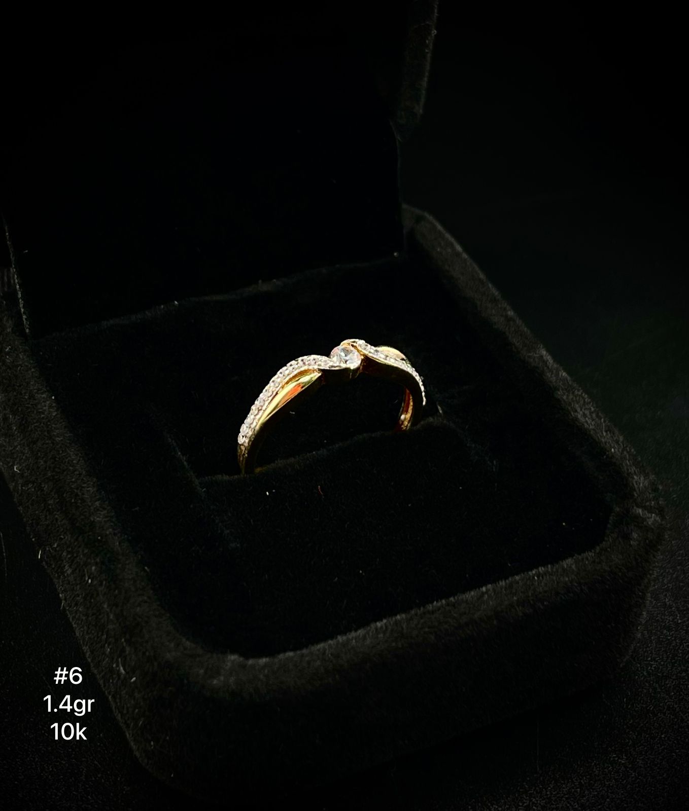Anillo de compromiso en oro de 10k