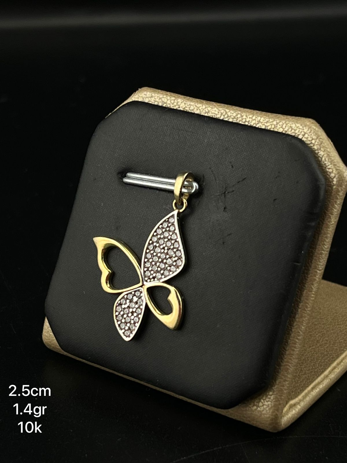 Dije de mariposa en oro italiano 10k